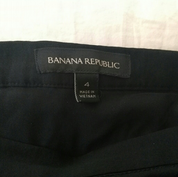 Black Banana Republic Skirt, Pockets, Size 4, EUC - Picture 2 of 3